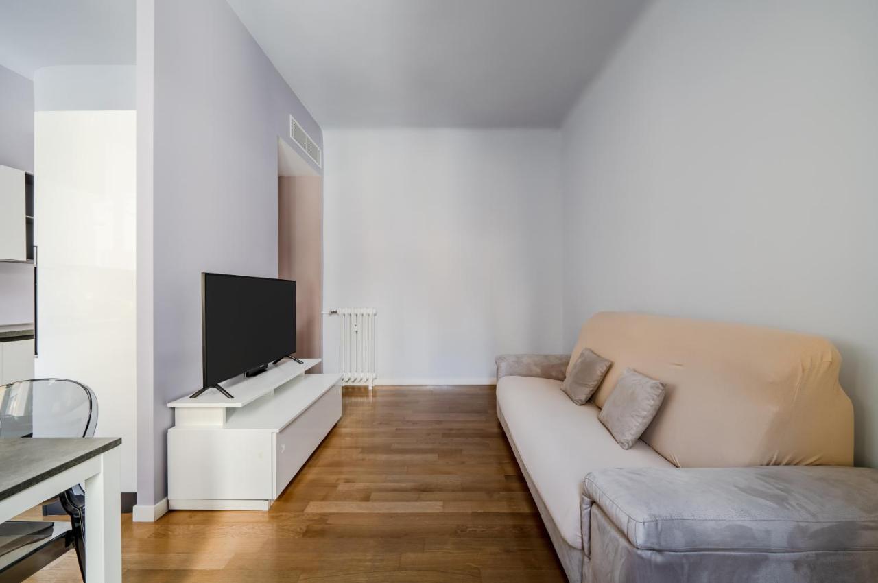 Lovely Apartment In Milano-Porta Romana W/ Balcony 외부 사진